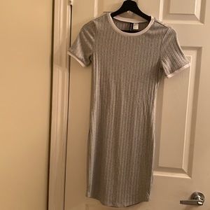 Knee long fitted dress from H&M. size 2-6